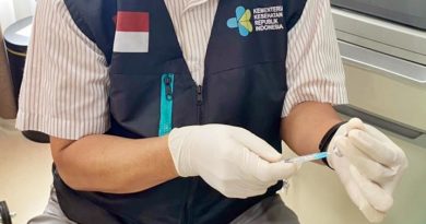 Rsalirsyadsurabaya.co.id – Vaksinasi COVID-19 Pertama Dilakukan pada Nakes RS Al-Irsyad