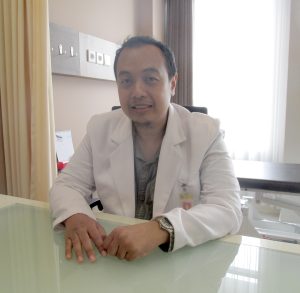 dr. Yossi Ririsdianto, Sp.M., (K).